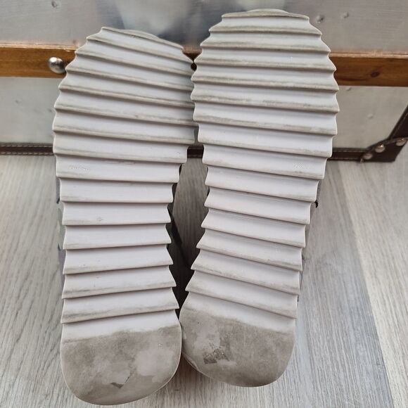 Charleston Shoe Company Chewie Sneakers in camo size 8 - Picture 9 of 9